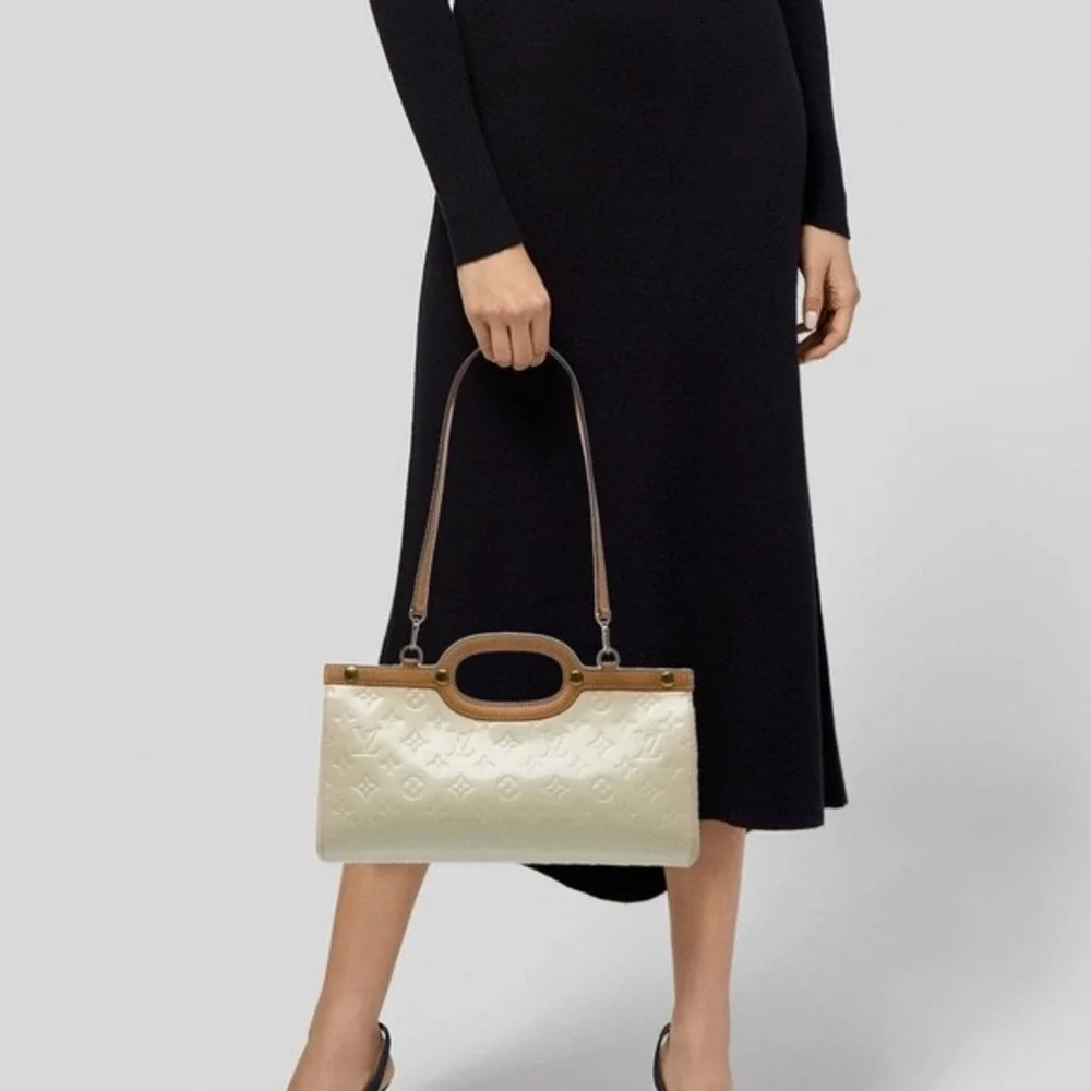 Louis Vuitton Cream and Tan Leather Shoulder Bag